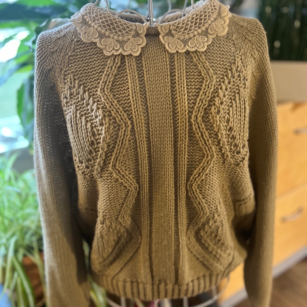 Vintage Croquet Club cable knit tan sweater with lace collar